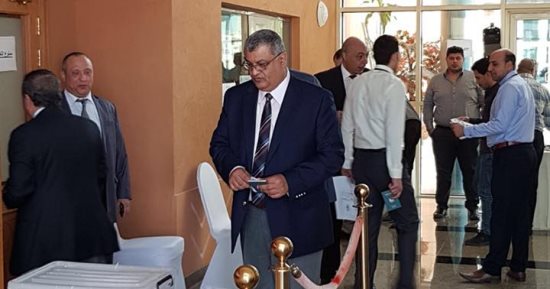 صور.. لليوم الثالث المصريون بقطر يتحدون رعاة الإرهاب ويواصلون الإقبال على التصويت