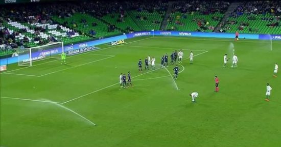 ليلة الغرائب فى الدورى الإسبانى.. رشاش مياه فى الملعب "المظلم"