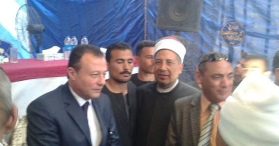 صور.. "الكفن" ينهى خصومة ثأرية بين عائلتى "الوهبات وأولاد على" بدشنا