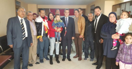 صور.. المصريون يواصلون التصويت بالرباط وتليفزيون المغرب ينقل العرس الانتخابى