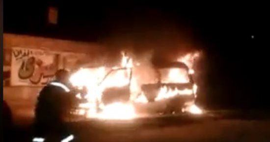 فيديو.. حريق سيارة ميكروباص فى الشيخ منصور بالمرج