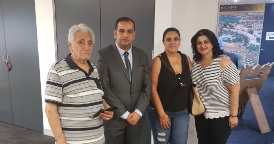 فيديو..حزن مسن لعدم قدرته على التصويت بالانتخابات فى سيدنى لنسيانه البطاقة 
