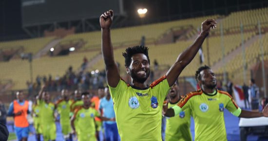 رئيس ولايتا ديتشا الإثيوبى يحتفل بإقصاء الزمالك الليلة