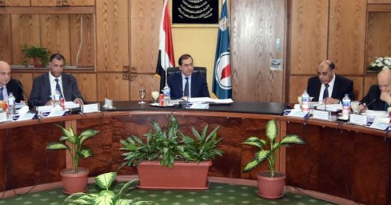 وزير البترول يعتمد نتائج أعمال شركة "إيبروم" لعام 2017 