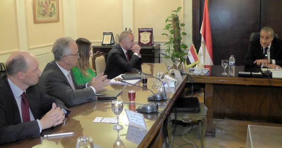 وزير التموين يستعرض الفرص الاستثمارية لإقامة أسواق كبرى ومناطق لوجستية