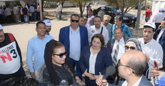 النائبتان غادة عجمى ومارجريت عازر يتابعان سير انتخابات الرئاسة فى الكويت