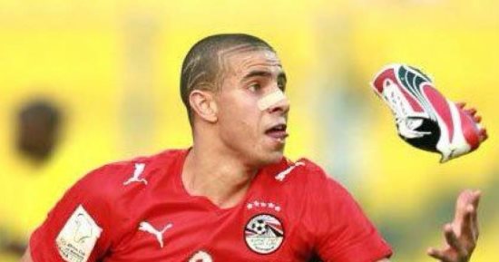 جول مورنينج.. زيدان يصعق الكاميرون ويحتفل بطريقة الحذاء الشهيرة