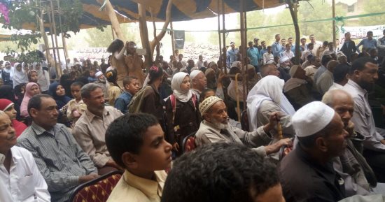 صور..  أهالى قرية الهنداو بالداخلة يعقدون مؤتمرا لدعم السيسى فى الانتخابات