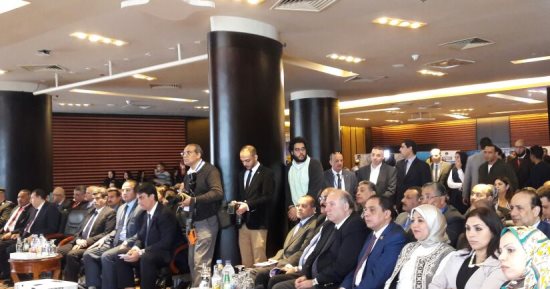 مشاركون بمؤتمر "السياحة" يطالبون بفتح استيراد الأتوبيسات السياحية