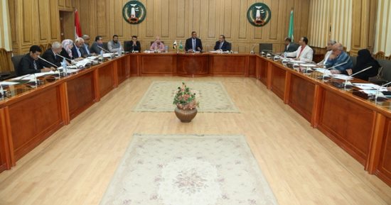سكرتير عام المنوفية يناقش خطة التنمية الإقتصادية والمشروعات المتعثرة