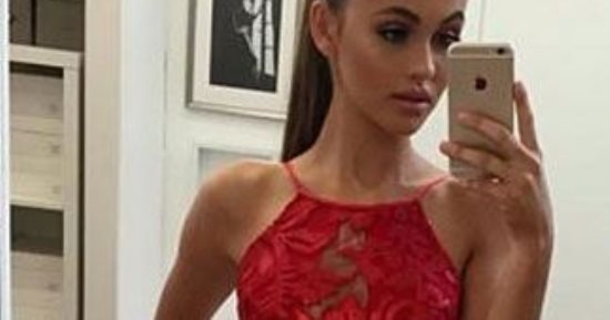 لأنه لون الأنوثة.. 4 موديلات لفساتين بالأحمر اختارى اللى يناسبك