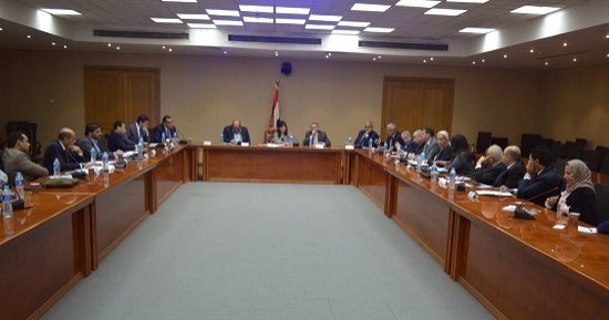 "المجالس التصديرية" تناقش ضوابط المعارض والبعثات التجارية بمقر وزارة الصناعة