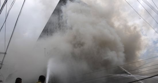 صور.. ارتفاع حصيلة ضحايا حريق فندق بالفلبين إلى 5 قتلى 