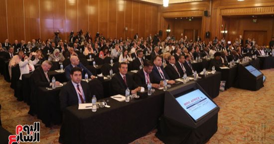 رئيس مصر للطيران: تنظيم رحلات إضافية لنقل مشجعى المنتخب إلى روسيا 