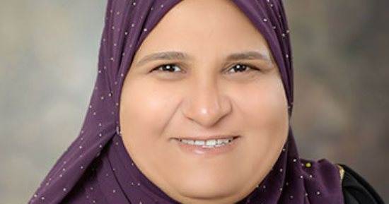 صور.. الأم المثالية بكفر الشيخ تتحدى الأمية وتحصل على شهادة عليا ودبلومتين