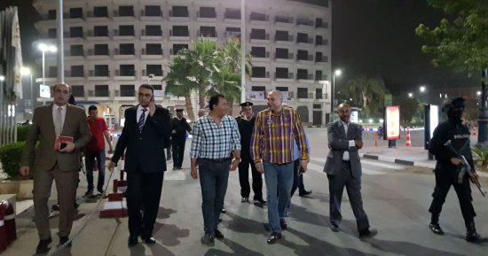 صور.. محمد بدر واللواء طارق علام يواصلان الجولات التفقدية للأقصر ليلا