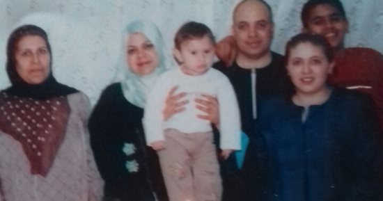 الأم المثالية بالقليوبية: كرست حياتى لتربية بناتى منذ وفاة والدهم من 33 عاما