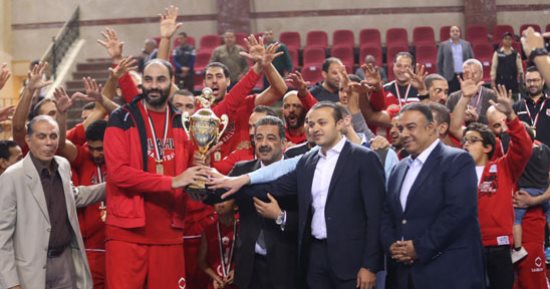 صور.. الأهلى يهزم سبورتنج ويتوج بكأس مصر لكرة السلة 