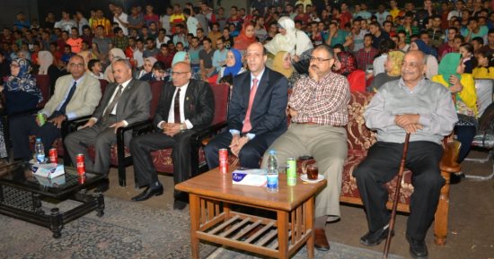 رئيس جامعة أسيوط يدعو طلاب المدن الجامعية للمشاركة بالانتخابات الرئاسية