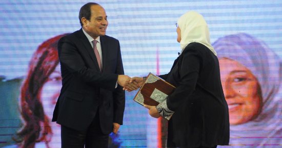 صور.. السيسي: "من فضلكم يا مصريين قدروا وتأدبوا مع كل ست.. ده عرفان مش تفضل"