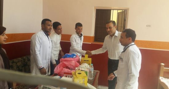 صور.. "صحة الأقصر" تنظم قافلة طبية بقريتى نجع عبادى ونجع الطين بالكرنك