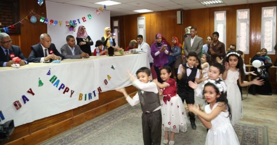 محافظ قنا ورئيس الجامعة يشهدان احتفال مستشفي قنا العام بعيد الأم