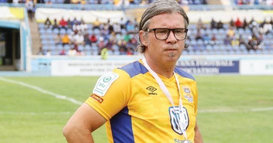 مدرب تاونشيب البتسوانى يؤكد أفضلية الأهلى والترجى للتأهل إلى ربع النهائى