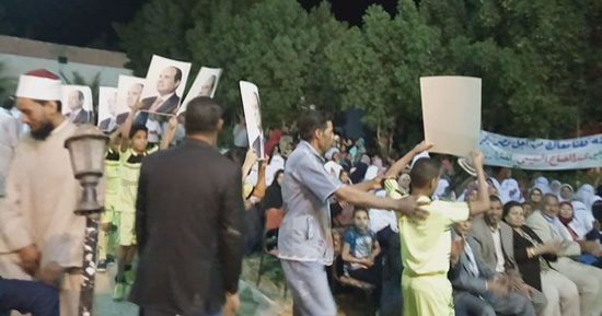 انتخابات الرئاسة 2018.. شاهد احتشاد أهالى الوادى الجديد لدعم السيسي فى مؤتمر جماهيرى
