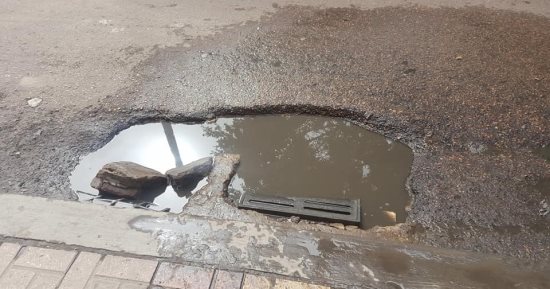 مياه الصرف تغرق شارع عبد العزيز فهمى فى الإسكندرية ومطالب بصيانة الشبكة