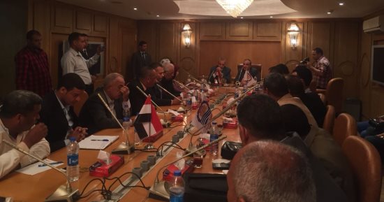 وزير التنمية المحلية يعقد جلسات مع رؤساء القرى ونواب البرلمان بقنا