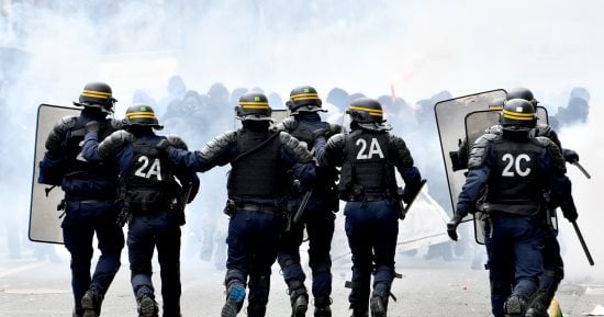 فرنسا: شخص حاول دهس عسكريين بسيارته دون وقوع إصابات 