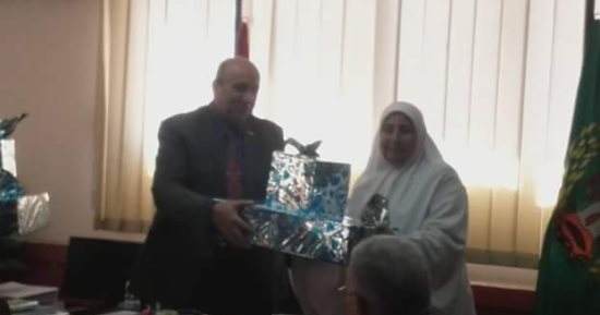 وكيل إسكان المنوفية يكرم الأم المثالية بمديرية الإسكان
