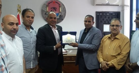 رئيس جامعة أسوان يستقبل رئيس الاتحاد العربى والمصرى للغوص والإنقاذ