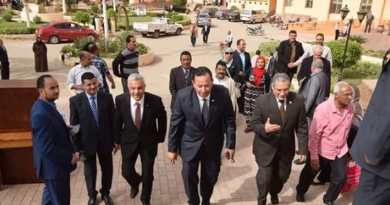 رئيس جامعة المنوفية ونائباه يتفقدون الانتخابات بالجامعة