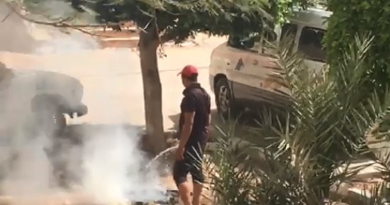 قارئ يشكو قيام عمال النظافة بحرق مخلفات الحدائق بمدينة بدر.. صور