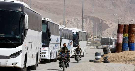ننشر صور إجلاء المسلحين والمدنيين من الغوطة حسب اتفاق موسكو