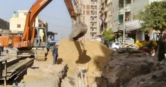 تواصل تنفيذ مشروع الصرف الصحى بنجع العرب غرب الإسكندرية