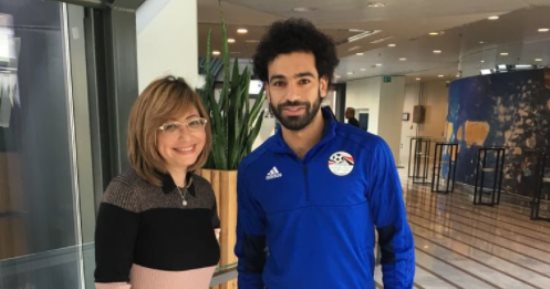 لميس الحديدى تنشر صورة لها مع محمد صلاح قبل مباراة منتخب مصر مع البرتغال