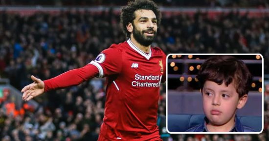 نجوم منتخب مصر يحققون أحلام أبناء شهداء الوطن.. محمد صلاح يقود حملة جمع توقيعات لاعبى الفراعنة على تى شيرت تنفيذا لطلب عمر الشبراوى.. والننى: "كان نفسى أقدر أجى أوصله بنفسى ودى حاجة بسيطة أمام دم الشهيد"