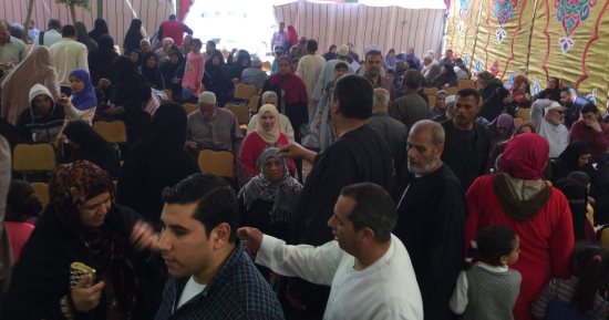 صور.. الأورمان تنظم قافلة طبية لإجراء جراحات العيون مجانا بقرية شبرا ميلس بزفتى
