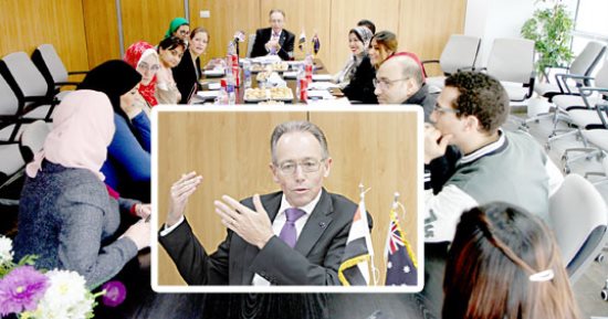 نيل هوكنز السفير الأسترالى لـ«اليوم السابع»: الوضع الأمنى مستقر وأتجول أنا وزوجتى بالمناطق الشعبية..التحدى الأكبر هو الزيادة السكانية.. اهتمام عالمى بالاستثمار بمصر والانتخابات الرئاسية أول خطوة نحو الديمقراطية