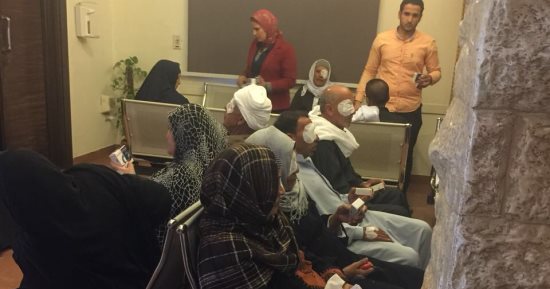 "عنيك فى عنينا" تجرى 100 جراحة مجانية لأهالى المحلة الكبرى
