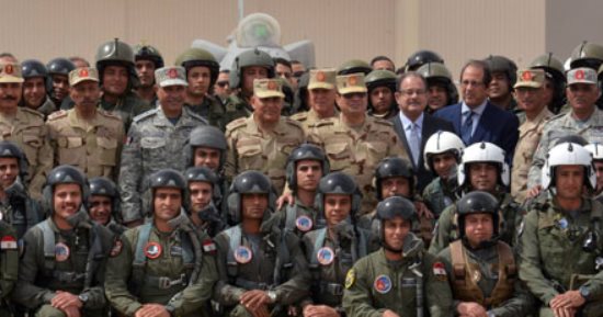 السيسي لـ"أبطال سيناء": المعركة ضد الإرهاب عشان خاطر ربنا