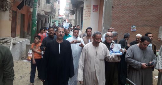صور.. "مستقبل وطن" ينظم مسيرة لدعم السيسي بالجيزة