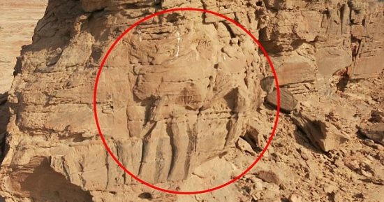 اكتشاف منحوتات صخرية فنية فى صحراء المملكة العربية السعودية