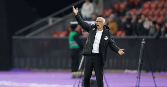 إصابة كوبر  بـ"ضيق تنفس" قبل عودة المنتخب من سويسرا