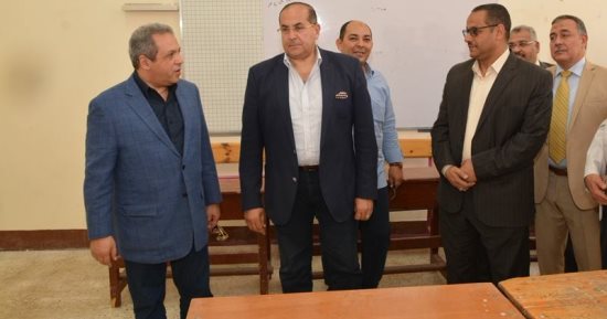 محافظ سوهاج يتفقد لجان الانتخابات.. و2.8 مليون ناخب يستعدون للتصويت (فيديو وصور)