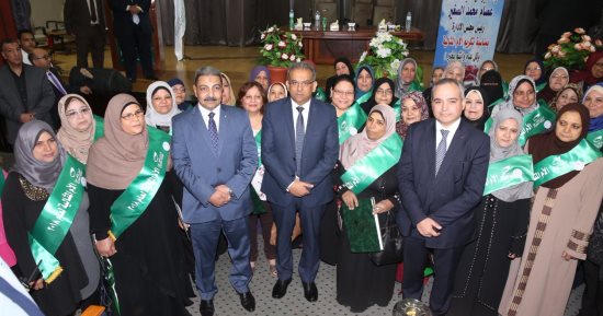 رئيس البريد يكرم الأمهات المثاليات بمختلف المحافظات