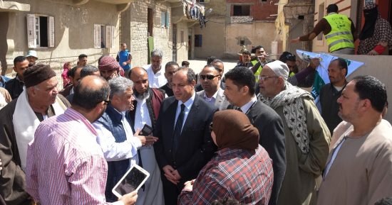 محافظ الإسكندرية يسلم منازل مشروع سترة فى أبيس بعد انتهاء التطوير (صور)
