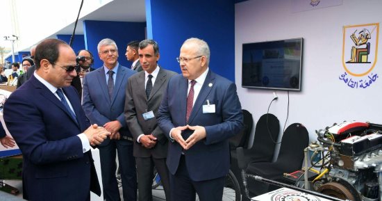 رئيس جامعة القاهرة: مشروعات بحثية لتوفير بدائل علف الدواجن للحد من الاستيراد